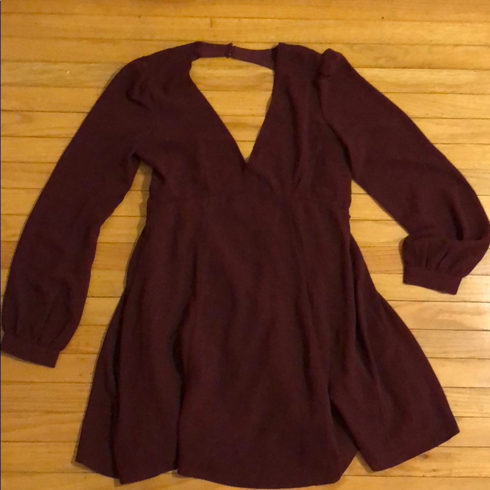 Lulus long-sleeved backless maroon dress